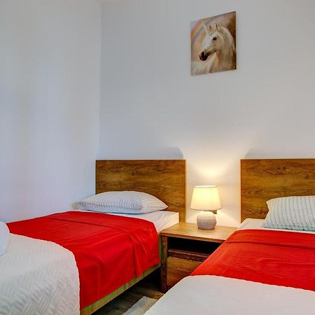 Apartment Laura With Terrace Vodnjan Εξωτερικό φωτογραφία