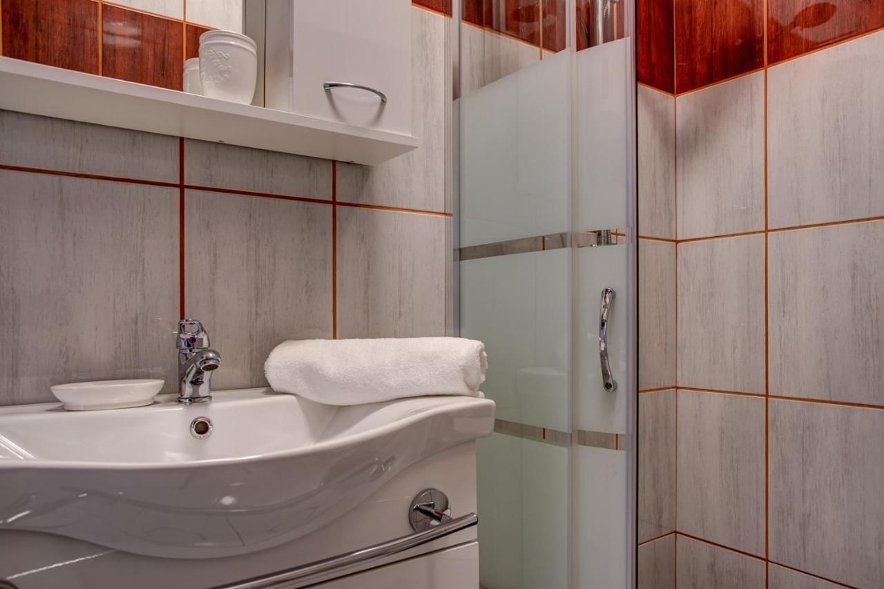 Apartment Laura With Terrace Vodnjan Εξωτερικό φωτογραφία