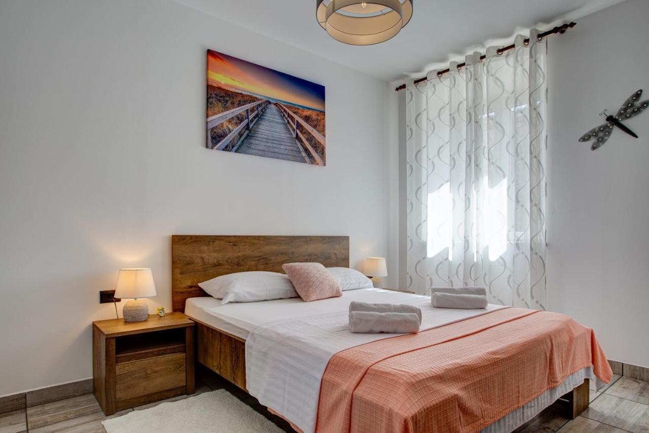 Apartment Laura With Terrace Vodnjan Εξωτερικό φωτογραφία