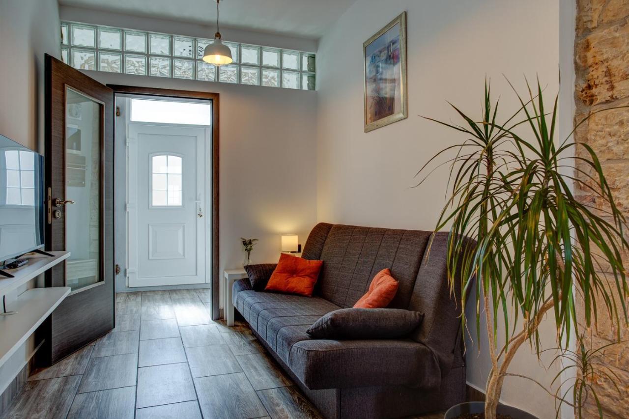 Apartment Laura With Terrace Vodnjan Εξωτερικό φωτογραφία